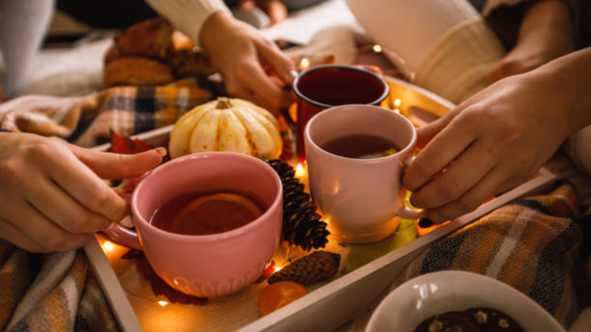 10 Comforting Warm Drinks for Autumn – Hygge at Home