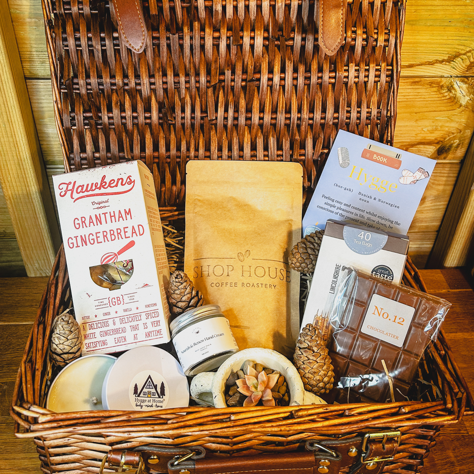 Lincolnshire Gift Hamper: Artisan Treats & Local Indulgence
